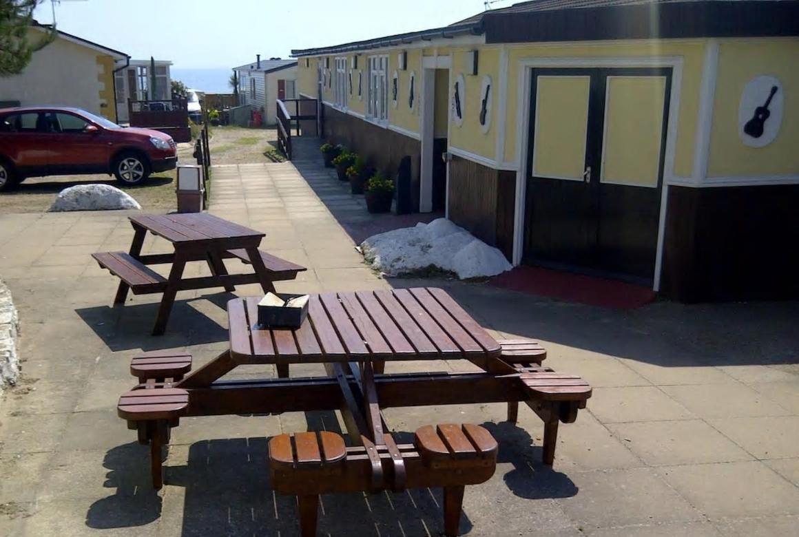 Tranquillity sea side caravan Appartamento Trimingham Esterno foto