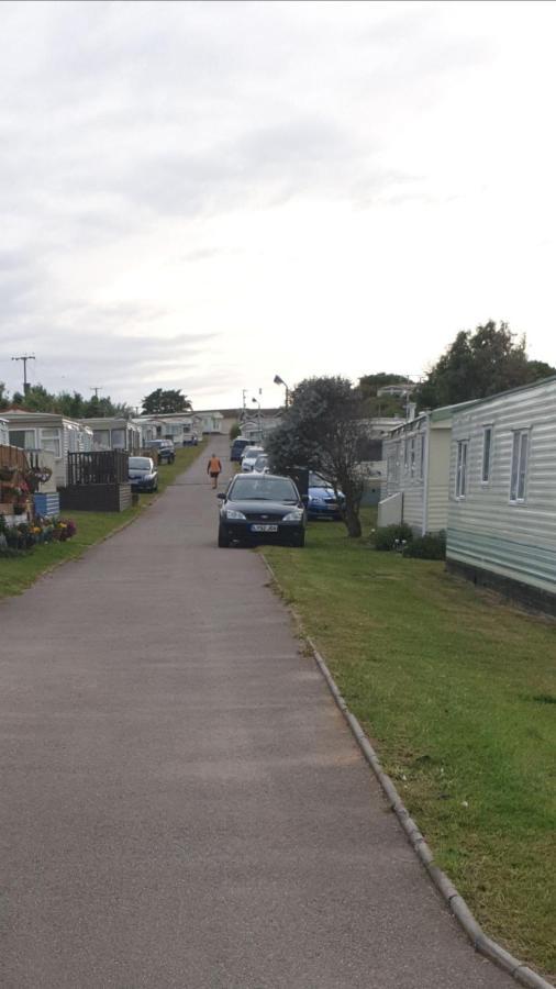Tranquillity sea side caravan Appartamento Trimingham Esterno foto