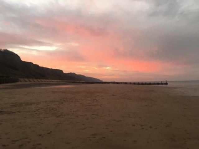 Tranquillity sea side caravan Appartamento Trimingham Esterno foto
