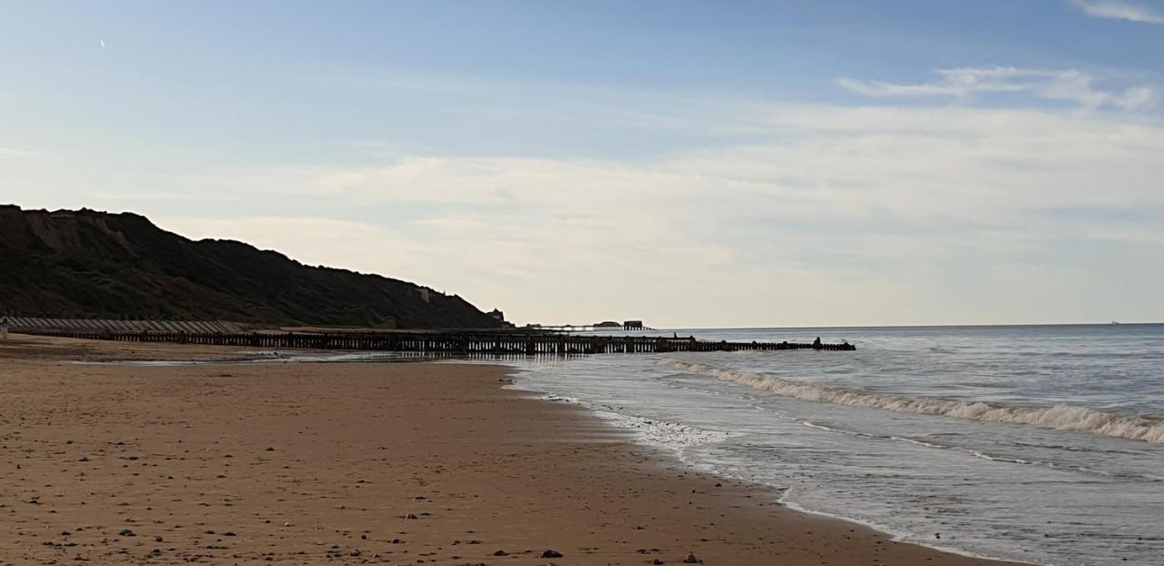 Tranquillity sea side caravan Appartamento Trimingham Esterno foto