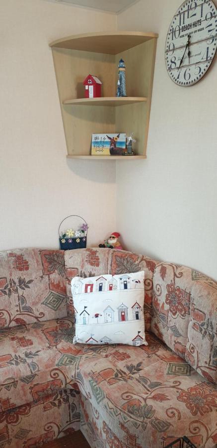 Tranquillity sea side caravan Appartamento Trimingham Esterno foto