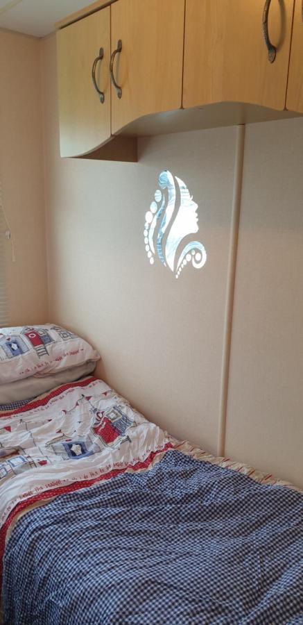 Tranquillity sea side caravan Appartamento Trimingham Esterno foto