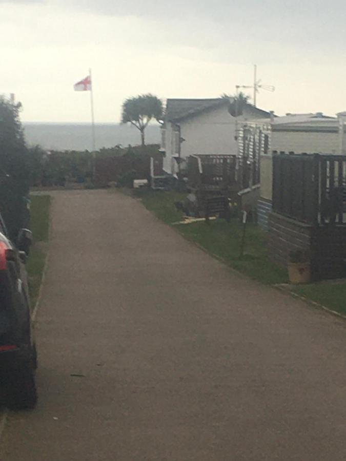 Tranquillity sea side caravan Appartamento Trimingham Esterno foto