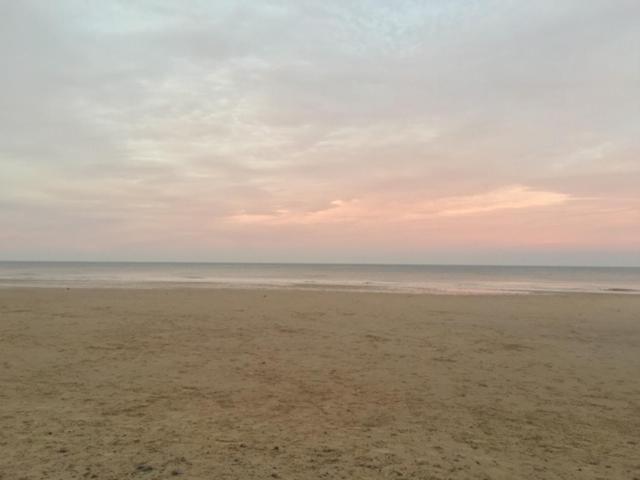 Tranquillity sea side caravan Appartamento Trimingham Esterno foto