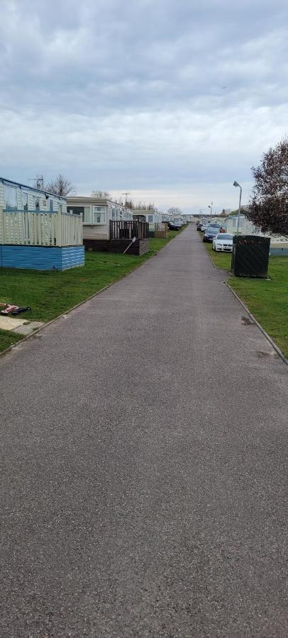 Tranquillity sea side caravan Appartamento Trimingham Esterno foto